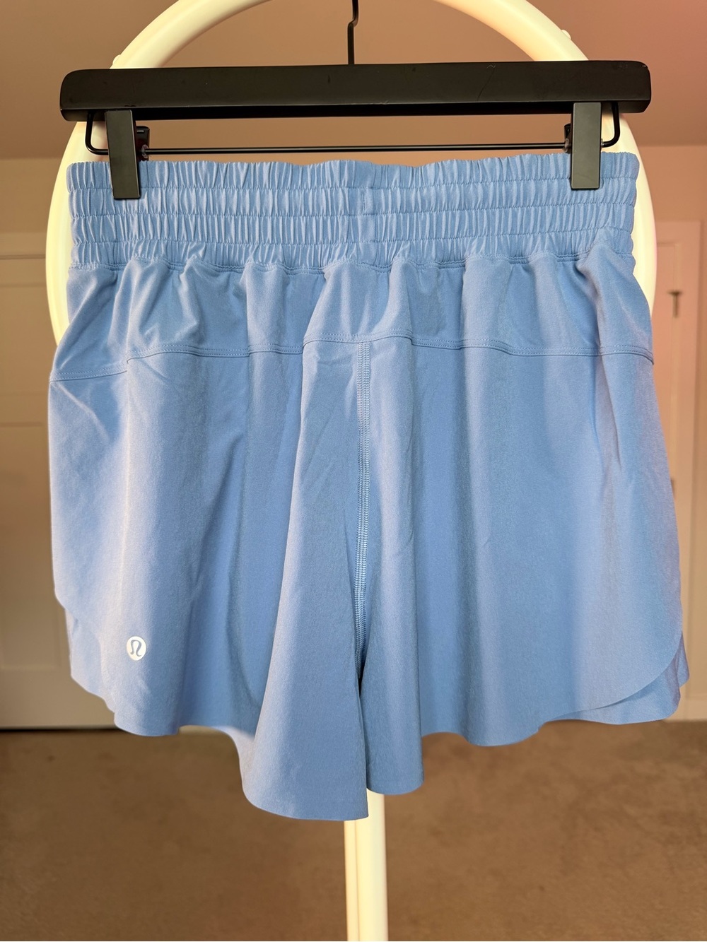 Lululemon Shake It Out High-Rise Running Short 2.5" Size S - Picture 3 of 8